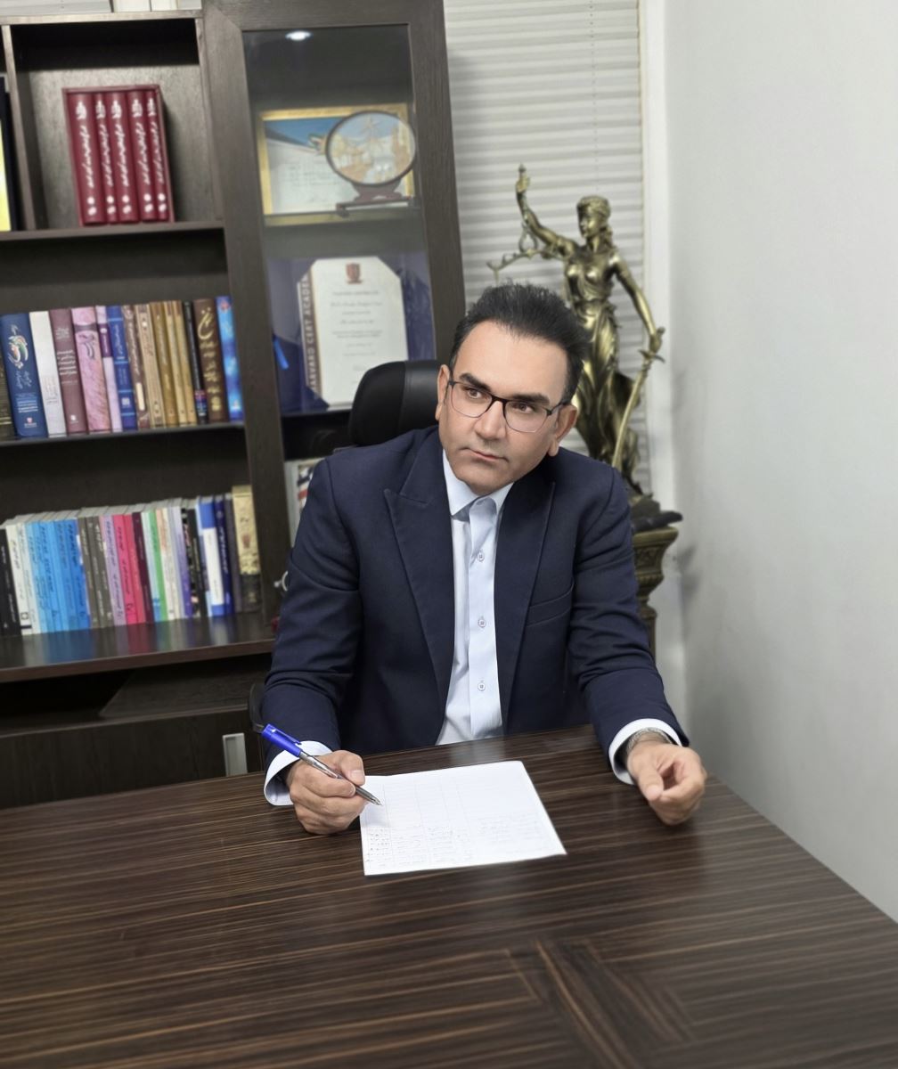 وکیل بهمن هاشمی